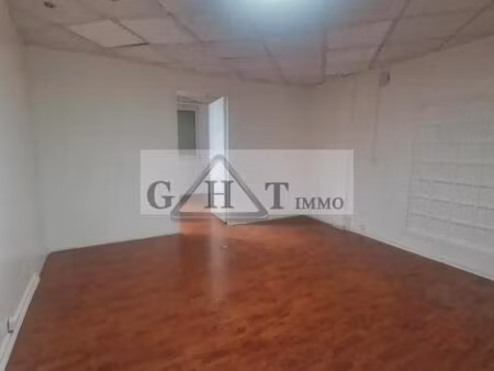 bureaux 75 m²