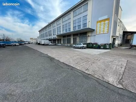 local d'activite 1132 m² bobigny
