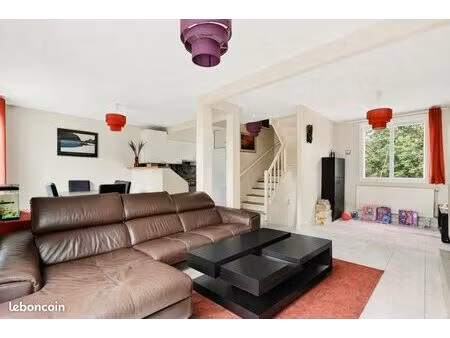 maison de ville lumineuse – 117 m² utiles – dpe c – 7 min rer a rueil-malmaison (quartier 