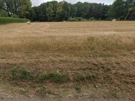 terrain 261 m² bobital