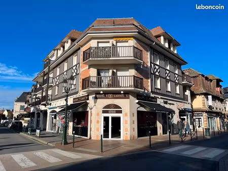 local commercial 27m2 av de la mer cabourg