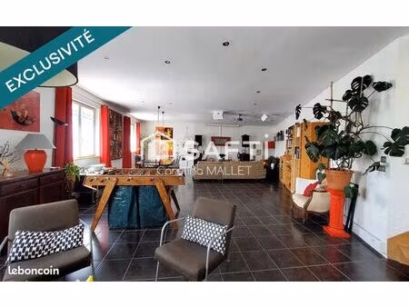 maison 6 pièces 225 m²