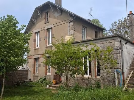 maison 6 pièces 145m²