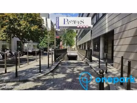 parking/box 12 m² boulogne billancourt