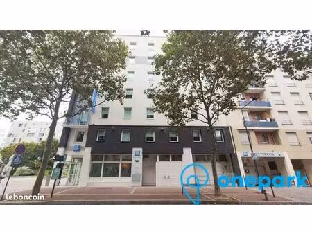 parking/box 12 m² issy les moulineaux