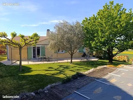 maison de plain pied vue/ secteur calme/ spacieuse