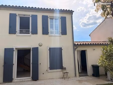 maison 3 pièces avec piscine en copropriété – quartier haras saintes