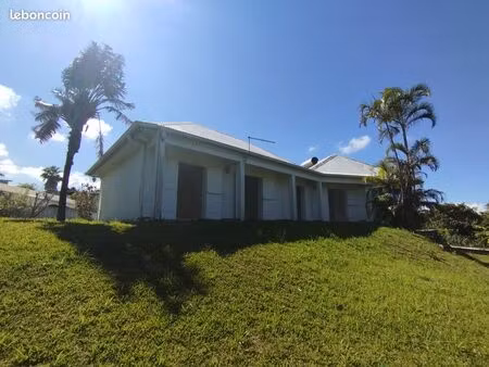 grande villa f4 sur 1258 m² de terrain au tampon