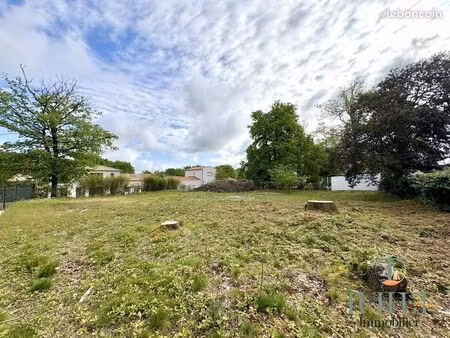 terrain 935 m² les mathes