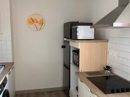location meublée à sainte clotilde sur le boulevard sud  proche clinique et université