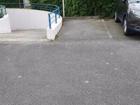 place de parking à louer