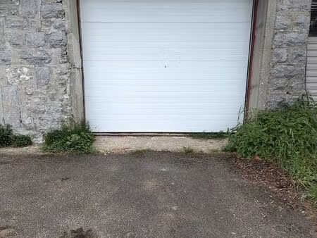location de garage pour voiture moto ou garde meuble