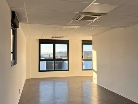 location local 50 m2