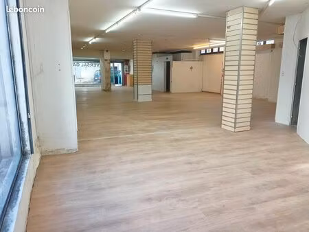 local commercial 200 m²
