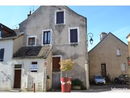 maison de village avec 2 appartements – 125 000 chacun