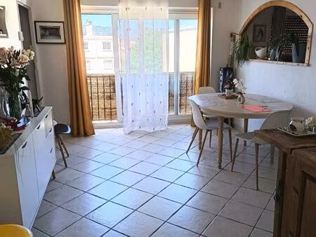 appartement t4 sur chateauvert de 64m2 avec cave