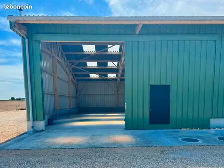 local d’activité / atelier / stockage – 139 m² – cristot