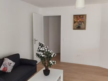 beau t3 meuble tout neuf sans vis à vis et securise