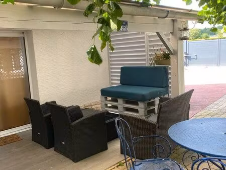apparemment avec extérieur
