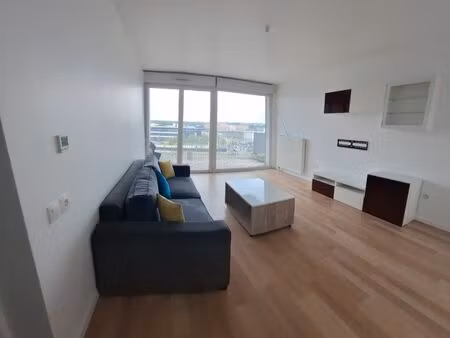 t3 lumineux - 65 m 2 balcons + garage -nanterre université/république