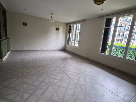 bel appartement 70 m² rénové — bords de seine  rueil-malmaison — 2 chambres + parking — 1 