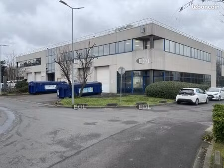 local d'activité 747 m²