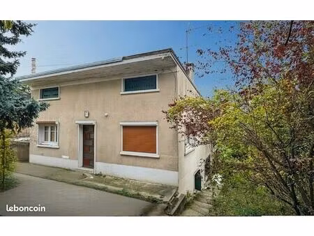 pavillon 6 pièces 160 m²