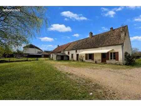 exclusivité à sainte marie la blanche  maison 1900 à rénover avec grand terrain