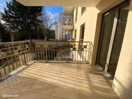 splendide appartement de 47 5 m² récent (2 ans ) avec terrasse – proche rer b robinson