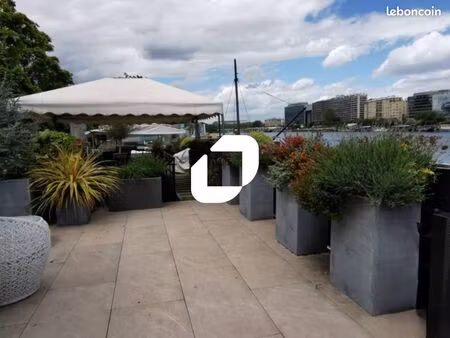 bureaux 187 m²