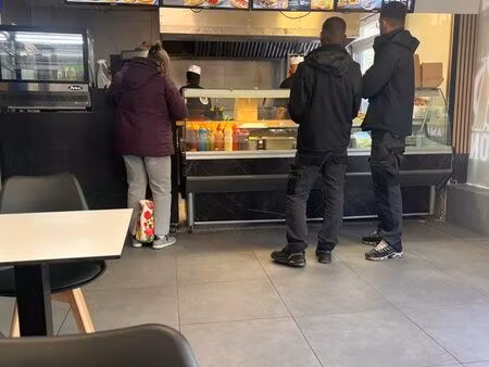 ◊ restaurant 120m² + dark kitchen + terrasse – nanterre – loyer exceptionnel ◊