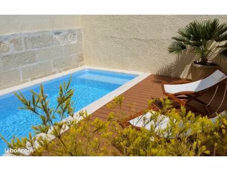 maison plein centre-ville de saintes avec 4 chambres  piscine et garage