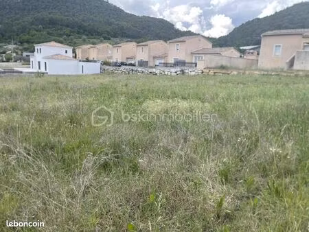 terrain 1 770 m² pierrelongue