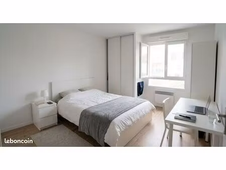 chambre meublée