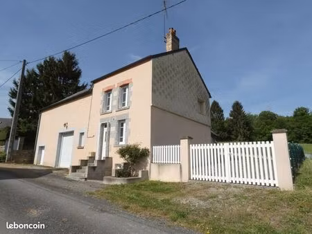 bel ensemble immobilier avec plus de 4 hectares de terrain