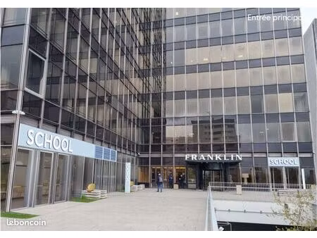 murs commerciaux 2800 m² puteaux