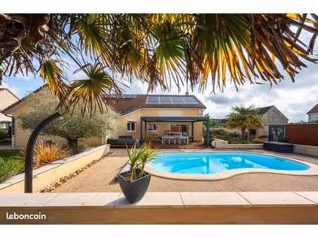 propriété 5 pièces 146 m²