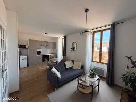 appartement t3 - 45m2 bas victor hugo