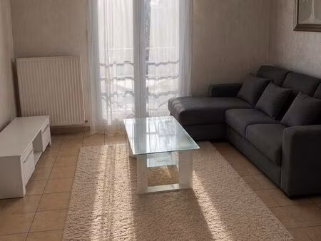 à luisant centre ville f2 42 m² + parking