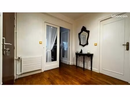 appartement trés confortable et très lumineux de 4 pièces 80 3 m2