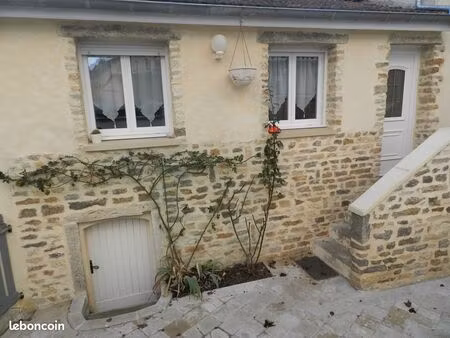 location maison de village