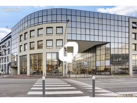 bureau 124 m²