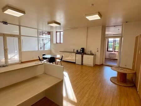 à louer - local professionnel/ bureaux 110m2 - centre de beaune