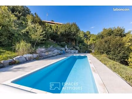 maison 5 pièces 215 m²