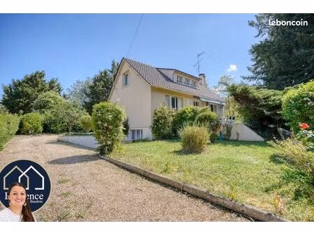 maison 9 pièces 180 m²