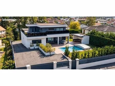 villa contemporaine — 242 m² — saint-vit (25)