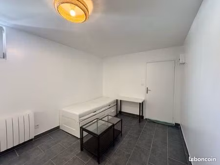 studio 18m2 - 10mn du rer e