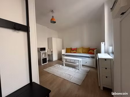 location studio meublé