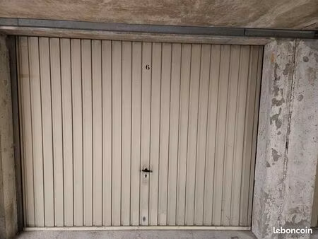 garage secteur boudronnée