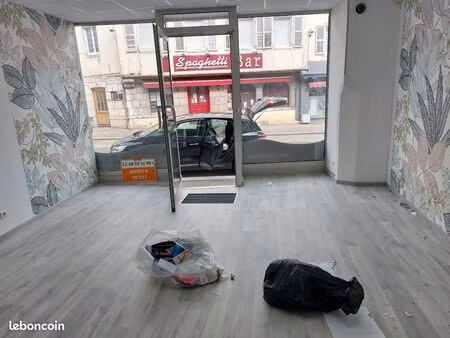 local commercial à louer